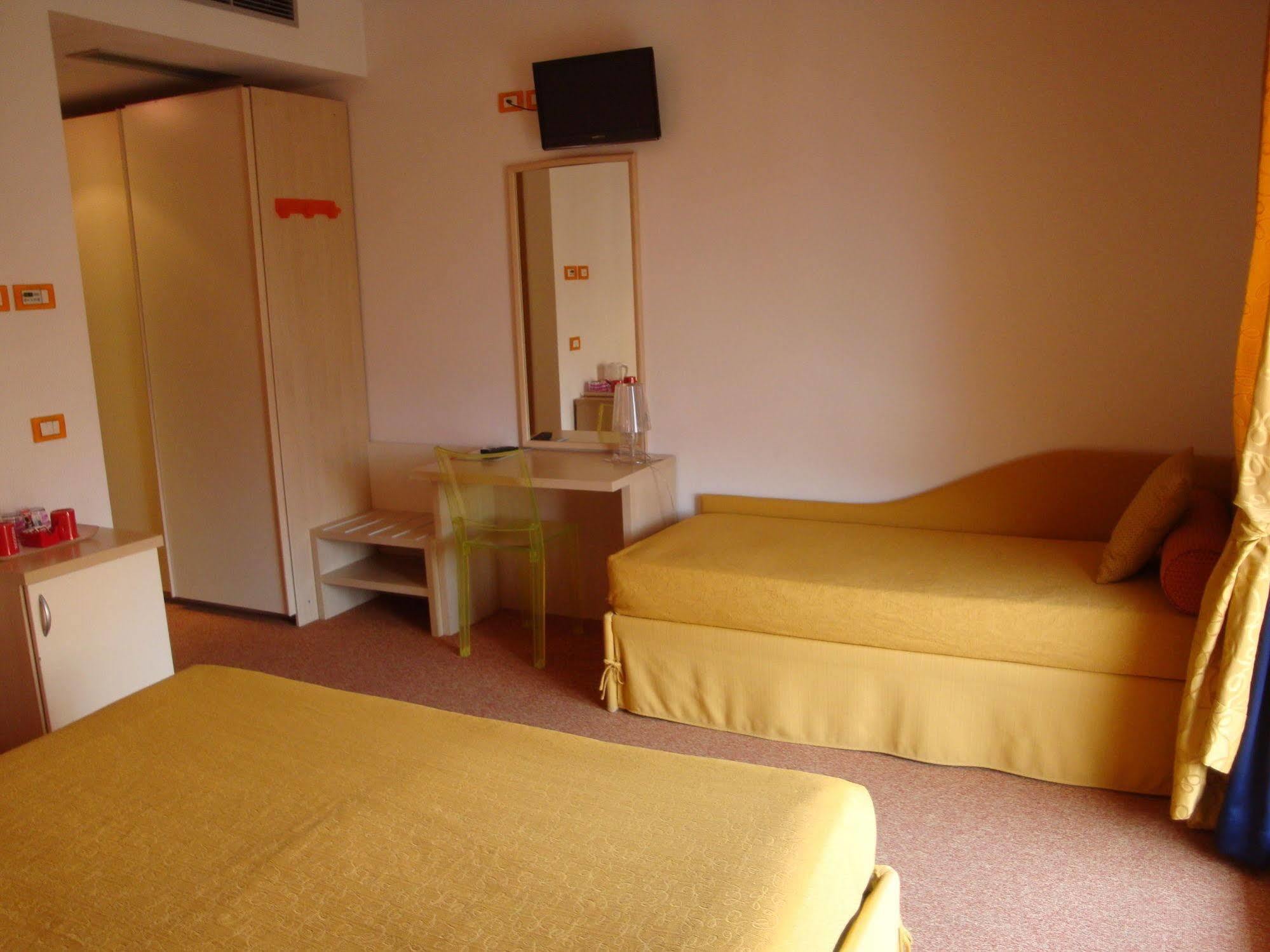 Hotel Cleofe 3*